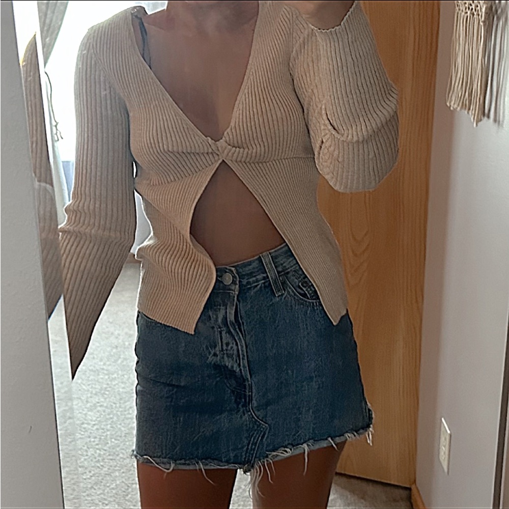 H&M Beige Split Front Ribbed Top